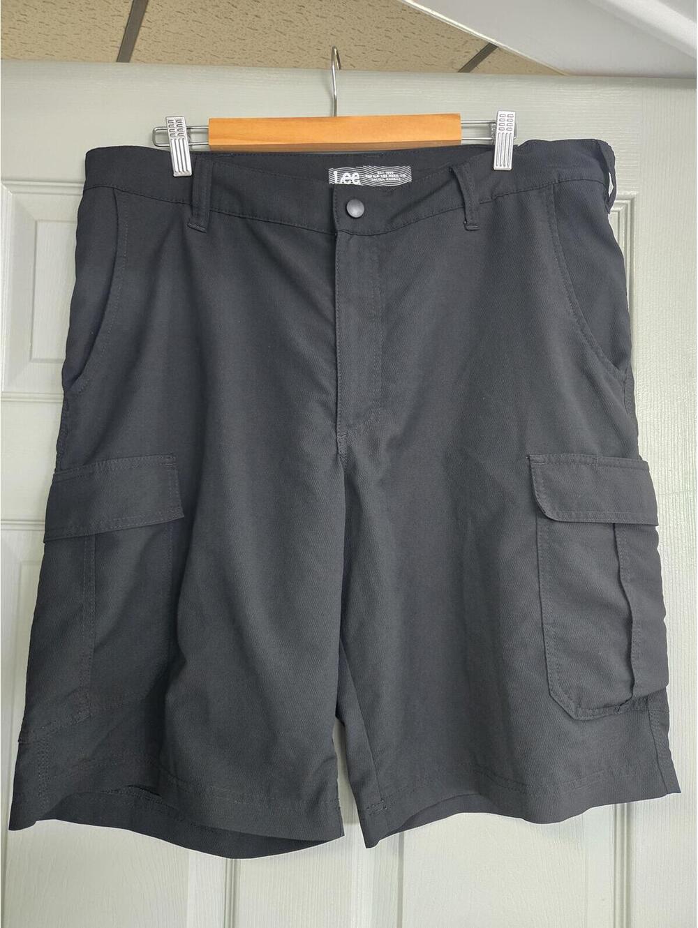Lee Black Cargo Shorts Size 36 Polyester